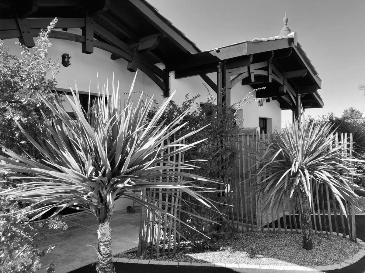 Hotel Particulier - Les Lodges Du Bassin D'Arcachon- Petit-Dejeuner Sur Demande- Prestations Haut De Gamme Gujan-Mestras Luaran gambar