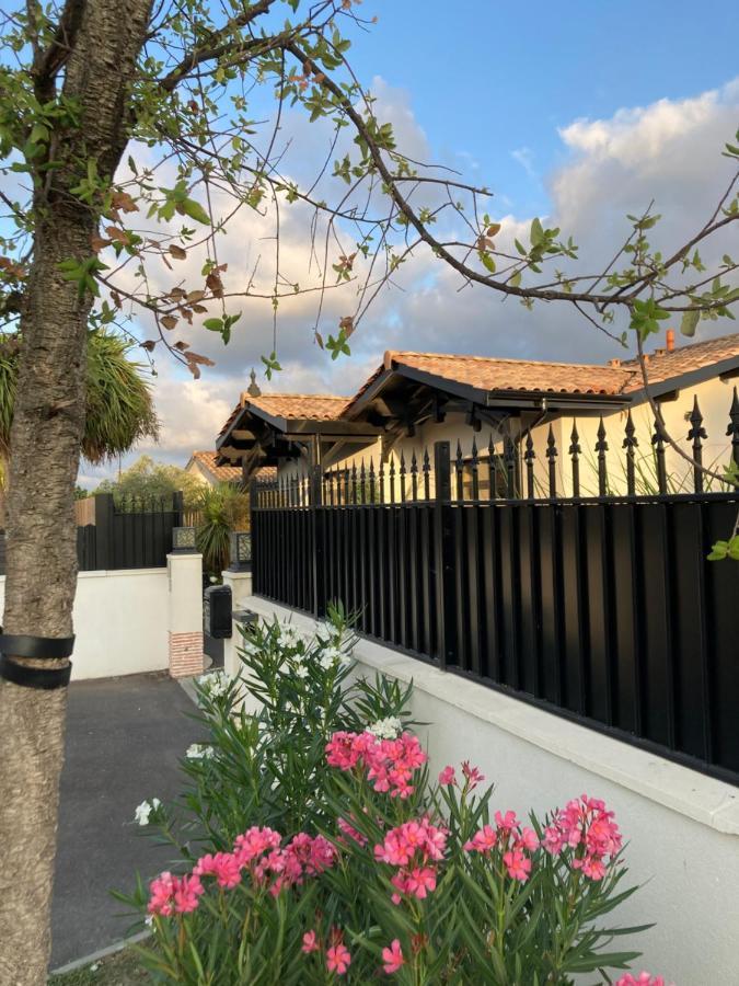 Hotel Particulier - Les Lodges Du Bassin D'Arcachon- Petit-Dejeuner Sur Demande- Prestations Haut De Gamme Gujan-Mestras Luaran gambar
