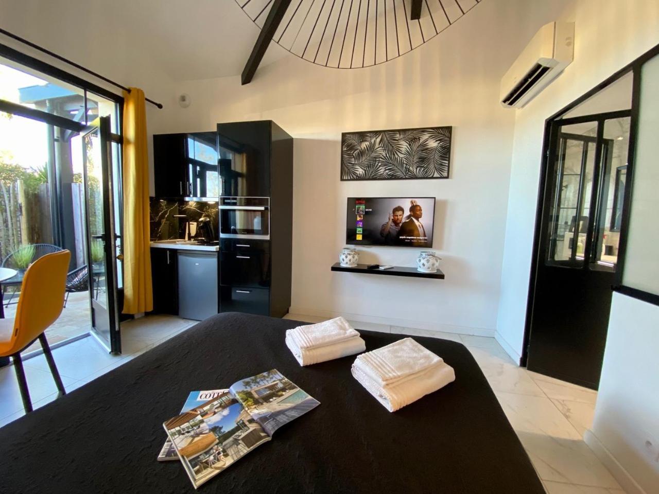 Hotel Particulier - Les Lodges Du Bassin D'Arcachon- Petit-Dejeuner Sur Demande- Prestations Haut De Gamme Gujan-Mestras Luaran gambar